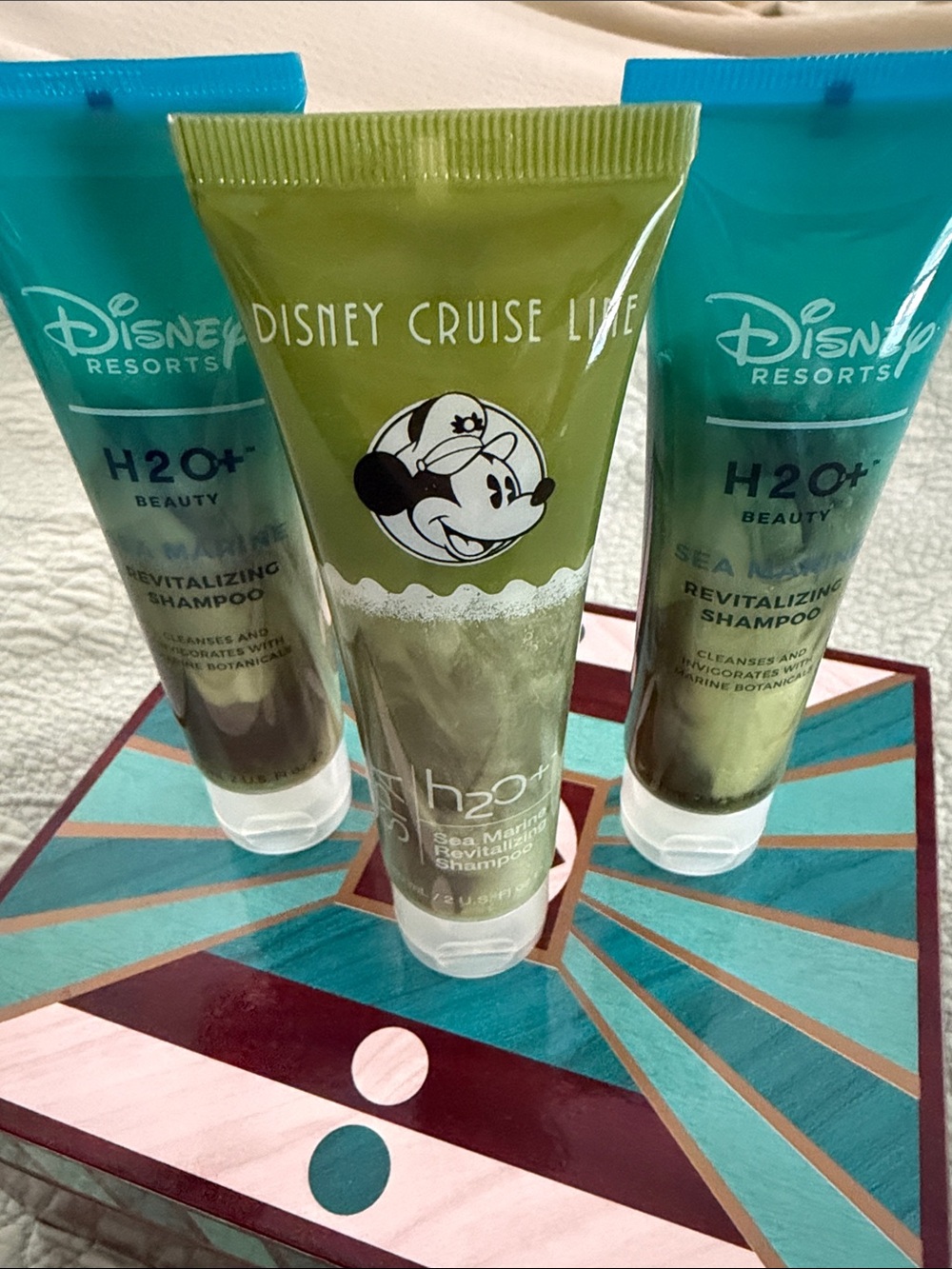 ✨ Disney Resorts H2O+ Sea Marine Revitalizing Shampoo Set ✨